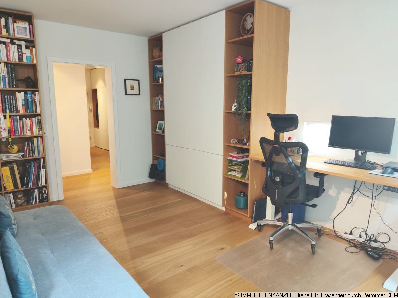 B�ro mit Einbauschr�nken Erdgeschosswohnung Baden-Baden