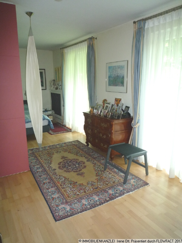 Schlafzimmer (2 Zimmer) mit Zugang zur Terrasse Erdgeschosswohnung Baden-Baden
