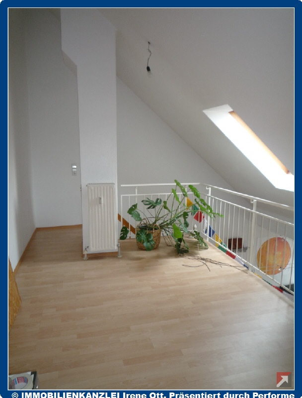 lichtdurchflutete Galerie Maisonettewohnung Karlsruhe