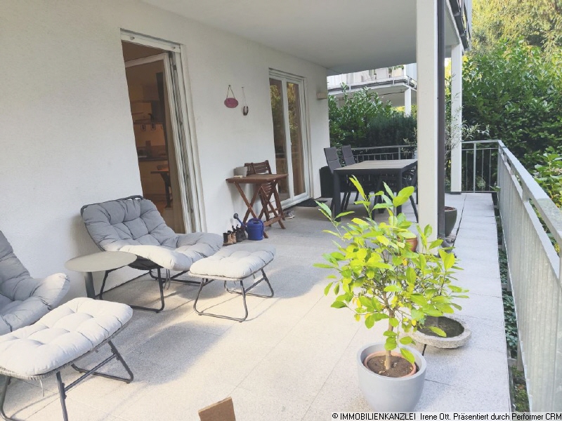 gro�z�gige Terrasse �berdacht Erdgeschosswohnung Baden-Baden
