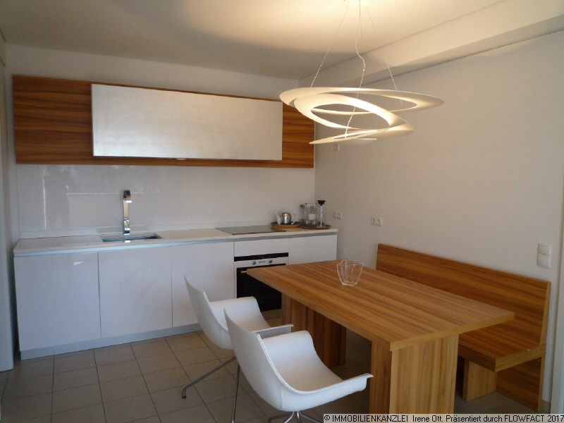 K�chenbereich mit Essplatz + Hauswirtschaftsraum Dachgeschosswohnung Baden-Baden