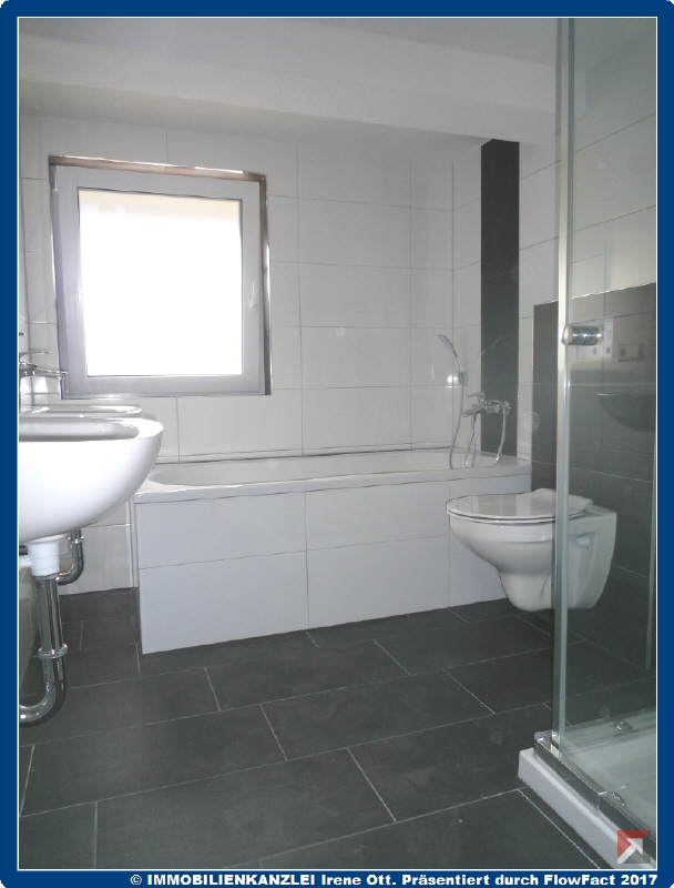 OG - Tageslicht-Bad mit Wanne, WC, 2 Waschbecken ++ Sinzheim Einfamilienhaus VERKAUFT Die GELEGENHEIT nutzen und Eigent�mer werden - kaufen-einziehen-wohlf�hlen - provisionsfrei!