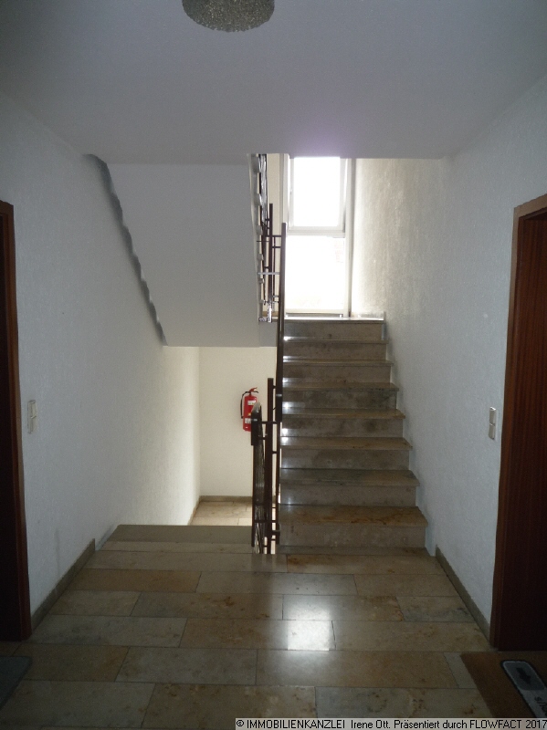 sauberes Treppenhaus Etagenwohnung Karlsruhe