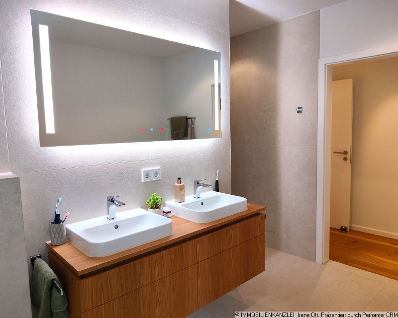 Bad Waschtisch modernes Design Erdgeschosswohnung Baden-Baden