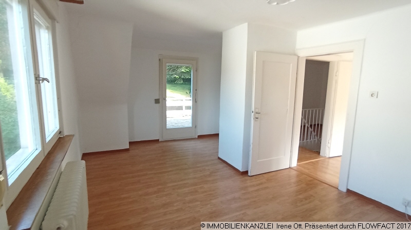 DG Schlafen mit Zugang zum Balkon Einfamilienhaus Baden-Baden
