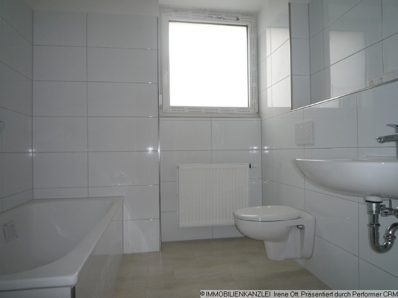 OG TL-Bad mit Wanne und WC Reihenhaus Sinzheim