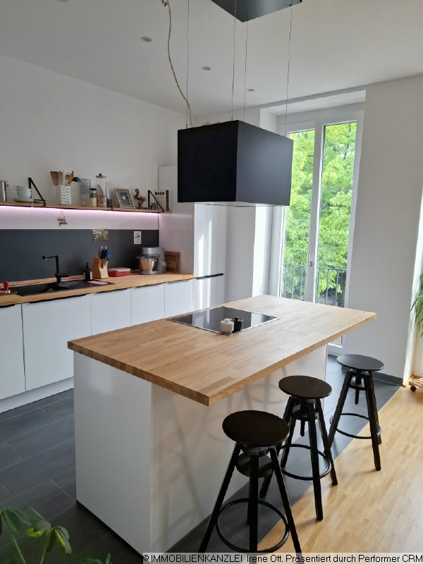 2 EBK mit Kochinsel Etagenwohnung Ettlingen