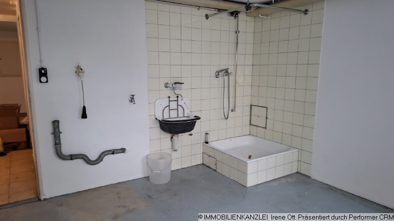 Hauswirtschaftsraum mit Dusche UG Einfamilienhaus Ettlingen