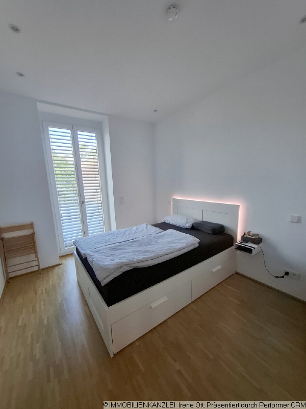 7 Schlafzimmer mit Zugang zum Balkon Etagenwohnung Ettlingen