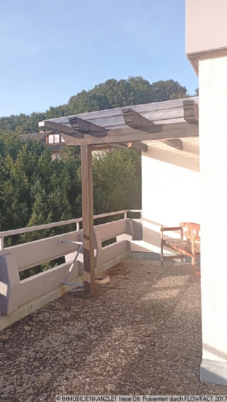 �berdachter Terrassenabschnitt Penthousewohnung Baden-Baden