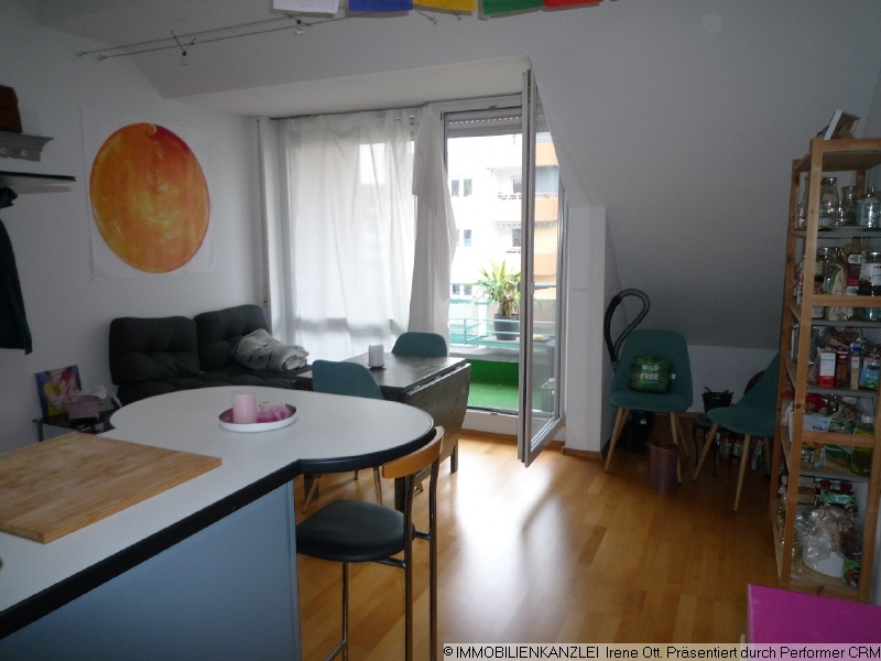 Wohnk�che mit Zugang zur Loggia Maisonettewohnung Karlsruhe