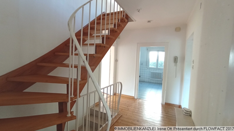 EG mit K�che und Treppenaufgang Einfamilienhaus Baden-Baden