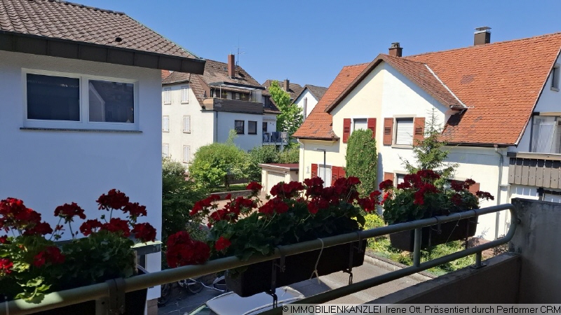 Balkon II Etagenwohnung Ettlingen