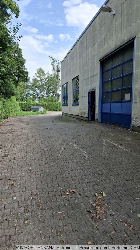 Zufahrt Rolltor Halle / Lager / Produktion Ettlingen