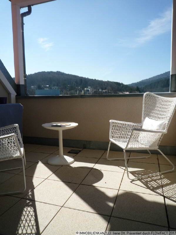Loggia mit sch�nem Weitblick Dachgeschosswohnung Baden-Baden