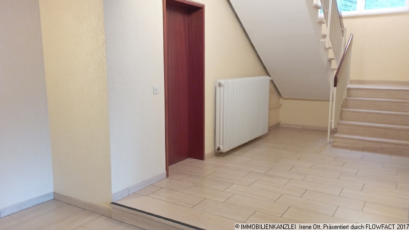 gro�z�giger Hauseingang Penthousewohnung Baden-Baden